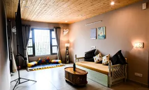 Modern Boho Loft: Projector, Attic, AC & Mountains - Image 5