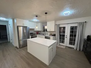 Pine lodge: Cozy & Comfortable upstairs apartment - Image 5