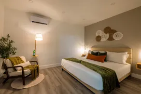 The Olive Nook• 4PPL• King Bed • Keys & Everglades - Image 3
