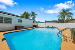 Charming Orlando Villa with Pool & Jacuzzi, Grills - Image 5