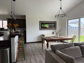 4 Min to Airport • Family Retreat Sleeps 10 - Image 3