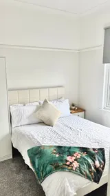 Elegant Home in the Heart of Westcliff-on-Sea, - Image 3