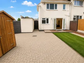 The Royal Retreat Luxury 2BR Free Parking - Image 5