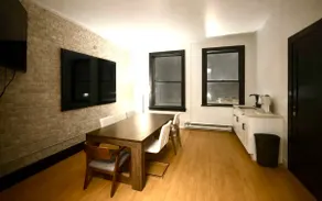 Stay + Cowork space at The Lake Loft - downtown - Image 3
