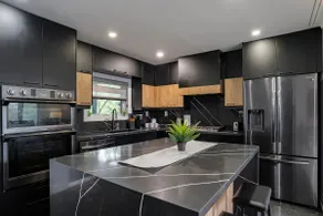 Luxury Toronto Stay | BBQ, Gazebo, Games & Parking - Image 2