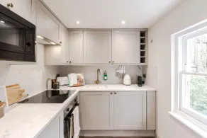 !NEW! Earl's Court - Your Apartment - Image 2