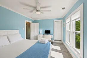 Family-Friendly 3BR Near Downtown Vermilion - Image 4
