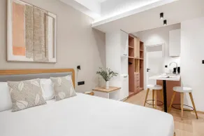 Modern apartment in Piraeus - Image 3