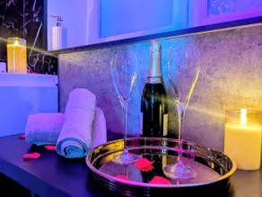Le Concept - Romantic Suite Apartment - Image 5