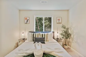 Bright Seattle Getaway | Close to Airport & Alki - Image 2