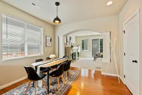 Bright Seattle Getaway | Close to Airport & Alki - Image 3