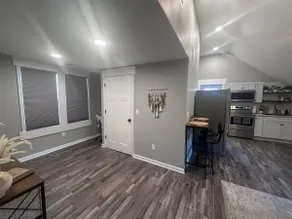 Cedar Lake Stay - Image 3