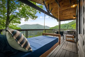 Leaf Peeper Retreat at 4200 ft-Long Range Mt Views - Image 4