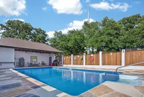 Family friendly game room + pool, spacious 4BR - Image 1