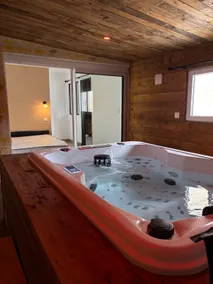Romantic Getaway with Jacuzzi - Image 2