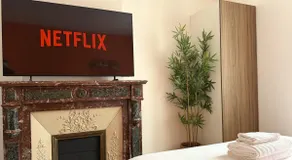 Flamingo Suite • Close to Chateaucreux • A/C - Image 3