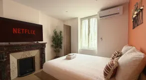 Flamingo Suite • Close to Chateaucreux • A/C - Image 2