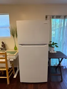 Private Studio Retreat | Full Kitchen + Workspace - Image 5