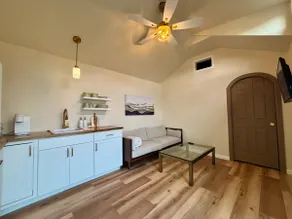 Petite Palace - Image 3