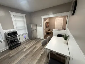 Cozy Retreat Near Beach & Downtown New Haven - Image 3