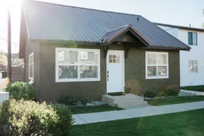 Dwntwn Chelan - fenced yard, hot tub + dogs OK - Image 2