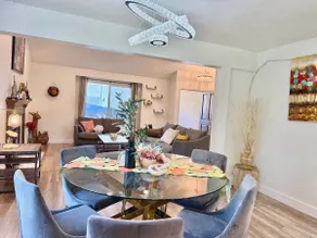 Welland 4BR Luxury SingleHome + Private Backyard - Image 5