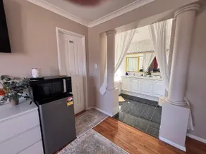 Wonderland on Alice 2BR Suite w/spa & kitchenette - Image 2