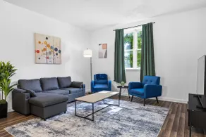 Cozy Home Walkable to Stadium with Free Parking - Image 2