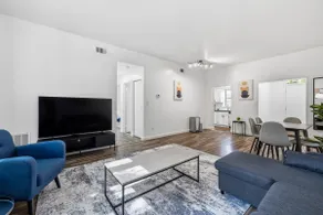Cozy Home Walkable to Stadium with Free Parking - Image 4