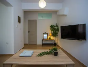 Spacious apartment with private parking in Nikiti - Image 4