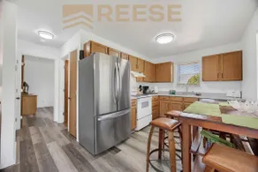 Central Lakeside Home - Image 5