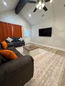 Corporate 2 Bed/2 bath w/ pullout couch-Sleeps 6 - Image 3