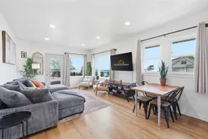 Amazing 2BR Bayview Lake Apartment w/ HUGE Terrace - Image 3