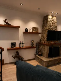 TS Villa-Mountain Views, Fireplace & Rustic Luxury - Image 4