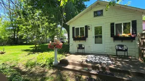 Wake-N-Lake Cottage - Image 2