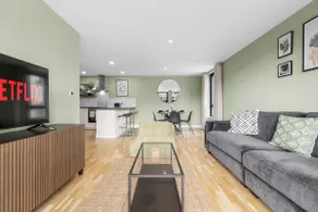 Deansgate Flat With Free Parking By City SuperHost - Image 5