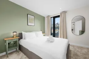 Deansgate Flat With Free Parking By City SuperHost - Image 3