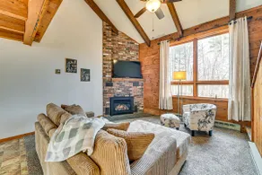 Woodland Views: Romantic Hudson Valley Hideaway - Image 5