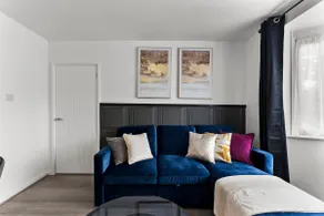 Stylish 4-Bed Cambridge Stay - Garden & Games Room - Image 5