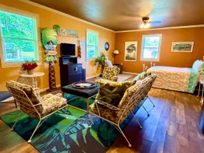 Captain’s Quarters- countryside studio apartment - Image 2