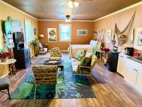 Captain’s Quarters- countryside studio apartment - Image 4