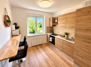 Merlebach • Spacious 2BR • 3 Beds • A/C - Image 4