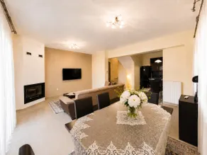 Lirtzis Luxury Villa - Image 3