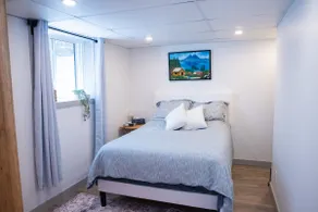 The Lake Hideaway - Cozy Renovated Suite - Image 2