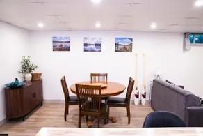 The Lake Hideaway - Cozy Renovated Suite - Image 4