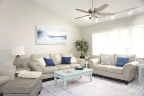 2 Suite Bdr Pool Tiki Bar Game Room Mins to Beach - Image 3