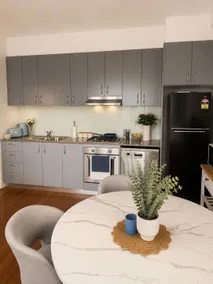Stylish 2BR Balmain Home w/ Stunning City Views - Image 5