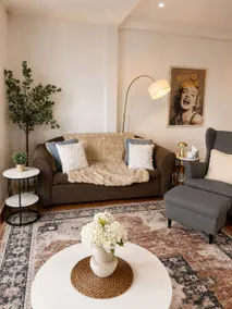 Stylish 2BR Balmain Home w/ Stunning City Views - Image 4