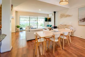 Beachside Villa Retreat - Resort Style Quindalup - Image 4