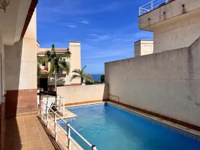 Casa com Jardim e Piscina Privativa - Image 5